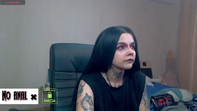 Snapshot of Dark__Elf chatting on 13, 11, 2025 Dark Elf online show from 13, 11, 2025