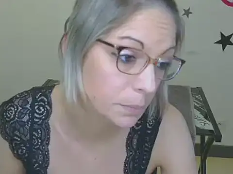 Snapshot of alixfeeling chatting on 20, 12, 2024 alixfeeling online show from 20, 12, 2024