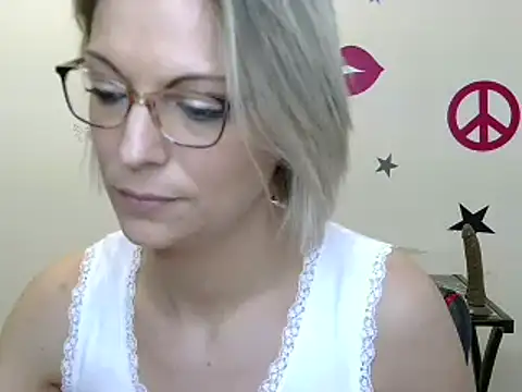 Snapshot of alixfeeling chatting on 24, 1, 2025 alixfeeling online show from 24, 1, 2025