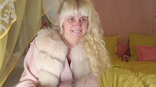 SunnySylvia online show from 1, 12, 2024