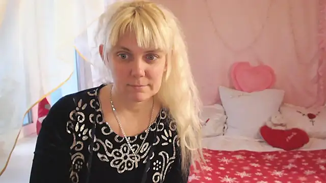 Snapshot of SunnySylvia chatting on 18, 12, 2025 SunnySylvia online show from 18, 12, 2025