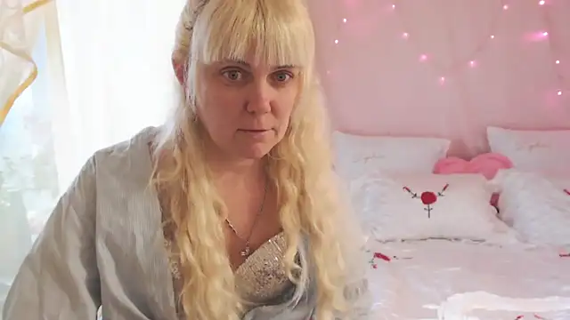 Snapshot of SunnySylvia chatting on 21, 12, 2025 SunnySylvia online show from 21, 12, 2025