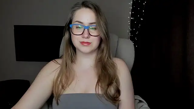 Snapshot of SeasonalSomeone chatting on 27, 10, 2025 SeasonalSomeone online show from 27, 10, 2025