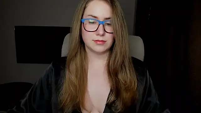 Snapshot of SeasonalSomeone chatting on 28, 10, 2025 SeasonalSomeone online show from 28, 10, 2025