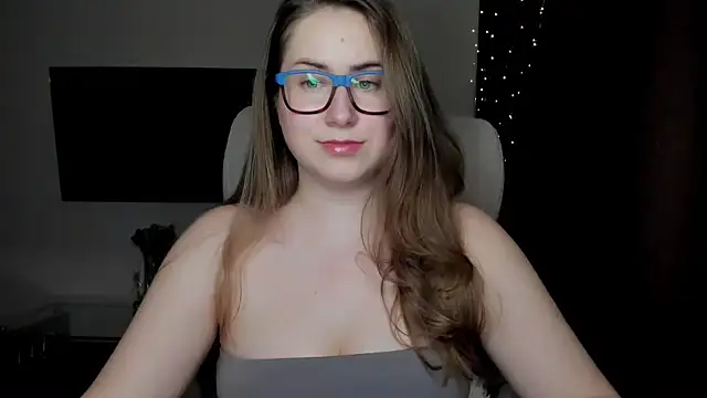 Snapshot of SeasonalSomeone chatting on 7, 11, 2025 SeasonalSomeone online show from 7, 11, 2025