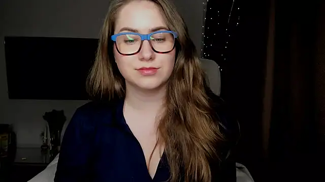 Snapshot of SeasonalSomeone chatting on 21, 11, 2025 SeasonalSomeone online show from 21, 11, 2025