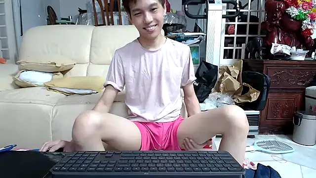 Snapshot of andrewooi chatting on 2, 12, 2024 andrewooi online show from 2, 12, 2024