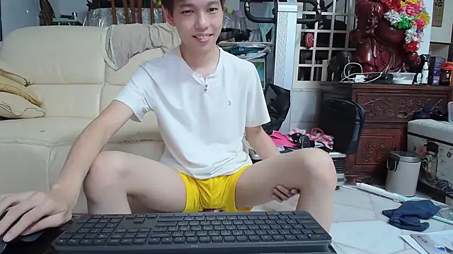 Snapshot of andrewooi chatting on 15, 12, 2024 andrewooi online show from 15, 12, 2024