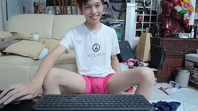 Snapshot of andrewooi chatting on 23, 12, 2024 andrewooi online show from 23, 12, 2024