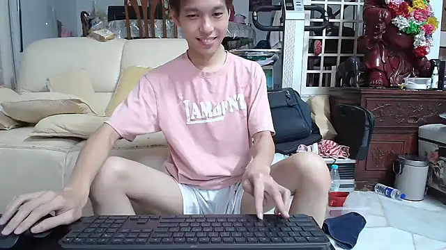 Snapshot of andrewooi chatting on 28, 12, 2024 andrewooi online show from 28, 12, 2024