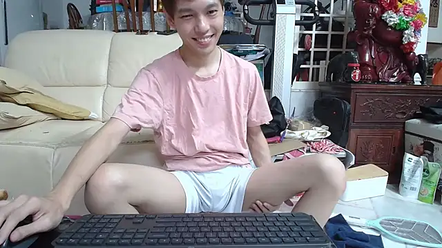 Snapshot of andrewooi chatting on 3, 3, 2025 andrewooi online show from 3, 3, 2025