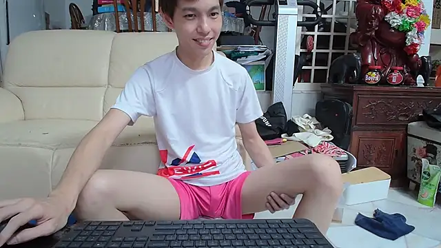 Snapshot of andrewooi chatting on 12, 3, 2025 andrewooi online show from 12, 3, 2025