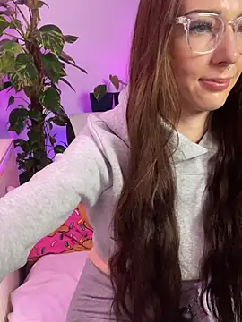 Snapshot of Trixie-Tainted chatting on 3, 1, 2025 Trixie-Tainted online show from 3, 1, 2025
