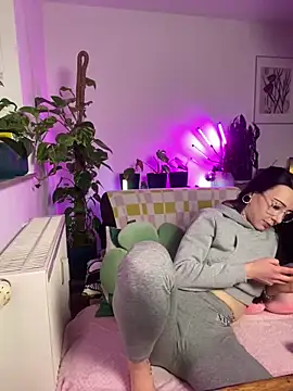Snapshot of Trixie-Tainted chatting on 17, 2, 2025 Trixie-Tainted online show from 17, 2, 2025