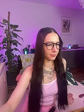 Snapshot of Trixie-Tainted chatting on 28, 2, 2025 Trixie-Tainted online show from 28, 2, 2025