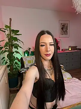 Snapshot of Trixie-Tainted chatting on 4, 3, 2025 Trixie-Tainted online show from 4, 3, 2025