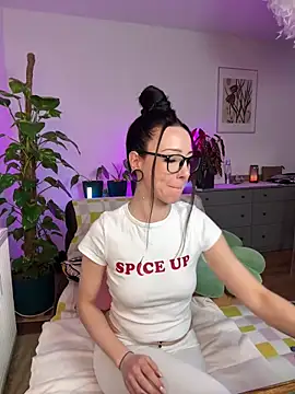 Snapshot of Trixie-Tainted chatting on 15, 3, 2025 Trixie-Tainted online show from 15, 3, 2025