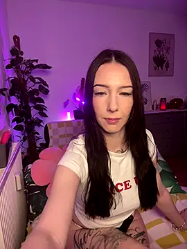Snapshot of Trixie-Tainted chatting on 9, 9, 2025 Trixie-Tainted online show from 9, 9, 2025