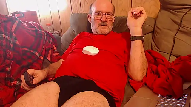 Snapshot of snickers1 chatting on 12, 5, 2026 snickers1 online show from 12, 5, 2026