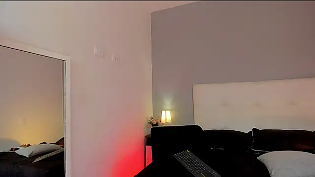 NataliaBuiles online show from 15, 4, 2026