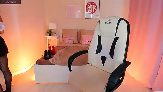 HelenaRegal online show from 14, 9, 2025