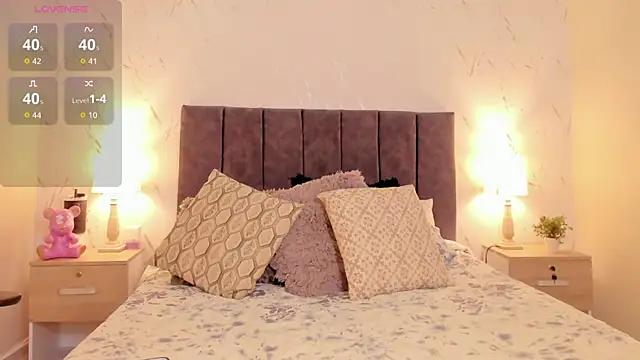 Snapshot of Luci_evans chatting on 9, 11, 2025 Luci evans online show from 9, 11, 2025