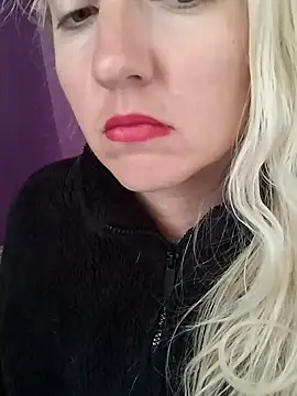 Snapshot of Mllesha74000 chatting on 16, 10, 2025 Mllesha74000 online show from 16, 10, 2025