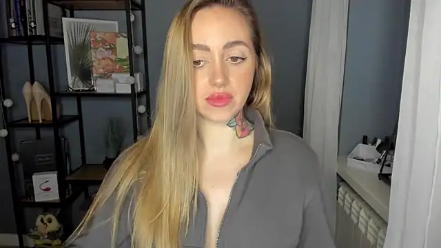 Snapshot of sexyCoralie chatting on 7, 12, 2024 sexyCoralie online show from 7, 12, 2024