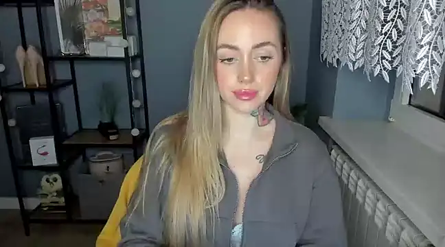 Snapshot of sexyCoralie chatting on 5, 1, 2025 sexyCoralie online show from 5, 1, 2025