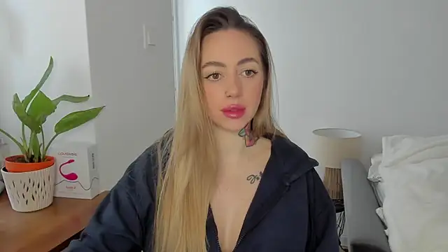 Snapshot of sexyCoralie chatting on 19, 1, 2025 sexyCoralie online show from 19, 1, 2025