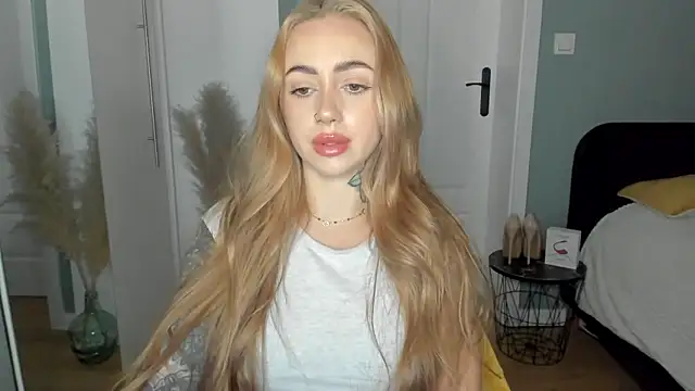 sexyCoralie online show from 10, 4, 2026