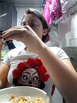 Snapshot of linda-schmidt chatting on 21, 10, 2025 linda-schmidt online show from 21, 10, 2025