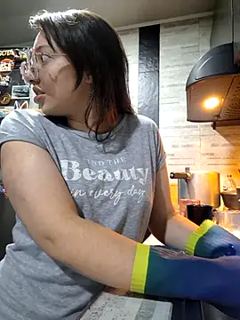 Snapshot of linda-schmidt chatting on 3, 11, 2025 linda-schmidt online show from 3, 11, 2025