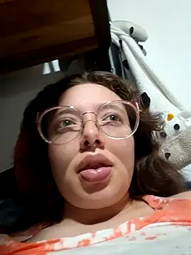 Snapshot of linda-schmidt chatting on 18, 11, 2025 linda-schmidt online show from 18, 11, 2025