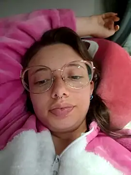 Snapshot of linda-schmidt chatting on 23, 11, 2025 linda-schmidt online show from 23, 11, 2025