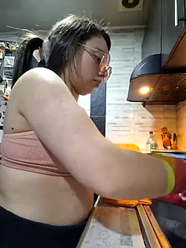 Snapshot of linda-schmidt chatting on 26, 11, 2025 linda-schmidt online show from 26, 11, 2025