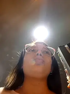 Snapshot of linda-schmidt chatting on 28, 11, 2025 linda-schmidt online show from 28, 11, 2025