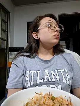 Snapshot of linda-schmidt chatting on 4, 12, 2025 linda-schmidt online show from 4, 12, 2025