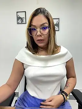 KellyBrooklyn  online show from 22, 3, 2025