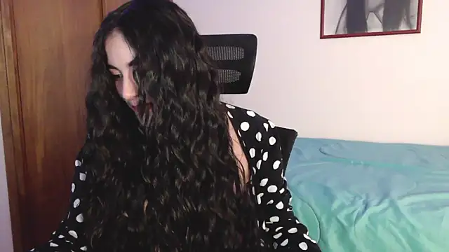 Snapshot of Honey_Aynur20 chatting on 18, 9, 2025 Honey Aynur20 online show from 18, 9, 2025
