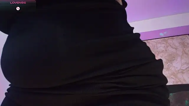 Snapshot of JuliRamirez chatting on 30, 11, 2025 JuliRamirez online show from 30, 11, 2025