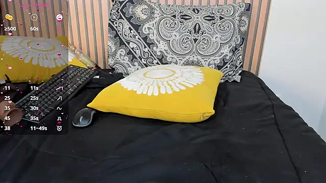 Snapshot of emma_andrew1 chatting on 30, 1, 2025 emma andrew1 online show from 30, 1, 2025