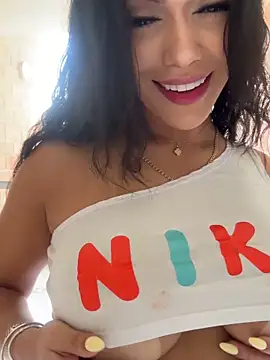 Snapshot of emma_andrew1 chatting on 24, 9, 2025 emma andrew1 online show from 24, 9, 2025