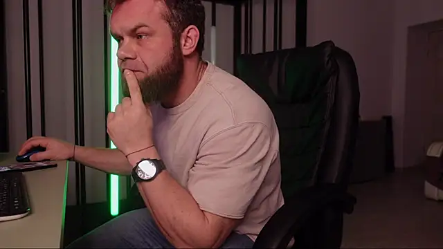 Snapshot of Tommy_Burnz chatting on 9, 1, 2025 Tommy Burnz online show from 9, 1, 2025