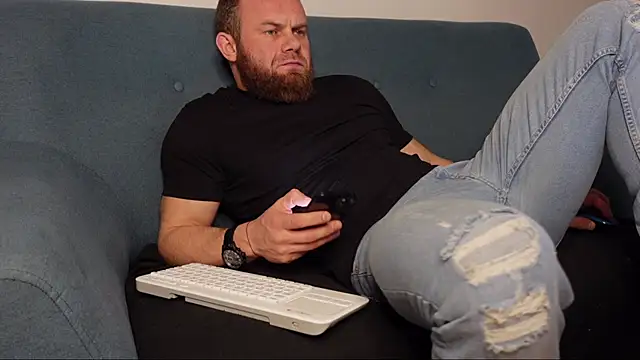 Snapshot of Tommy_Burnz chatting on 25, 1, 2025 Tommy Burnz online show from 25, 1, 2025