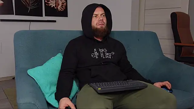 Snapshot of Tommy_Burnz chatting on 19, 3, 2025 Tommy Burnz online show from 19, 3, 2025