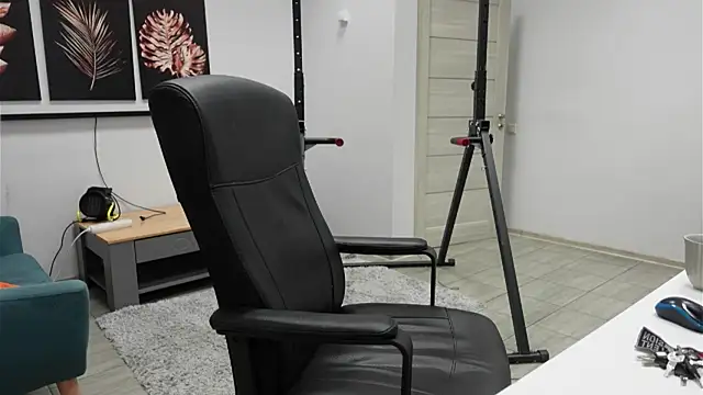 Snapshot of Tommy_Burnz chatting on 20, 11, 2025 Tommy Burnz online show from 20, 11, 2025