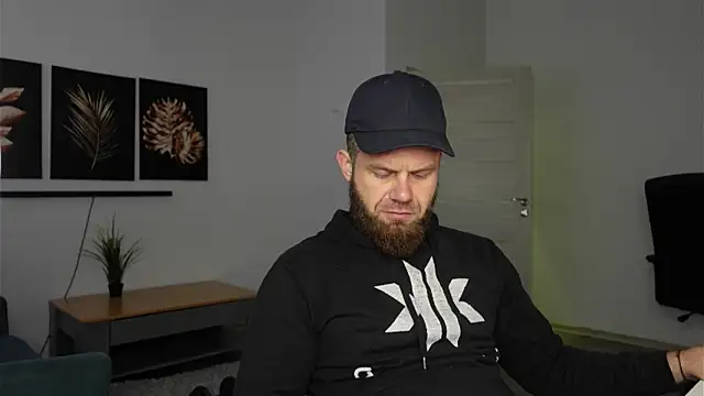 Snapshot of Tommy_Burnz chatting on 1, 12, 2025 Tommy Burnz online show from 1, 12, 2025