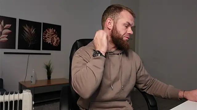 Snapshot of Tommy_Burnz chatting on 4, 12, 2025 Tommy Burnz online show from 4, 12, 2025