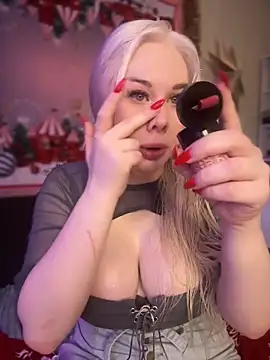 Snapshot of LaraHollywood chatting on 21, 12, 2024 LaraHollywood online show from 21, 12, 2024